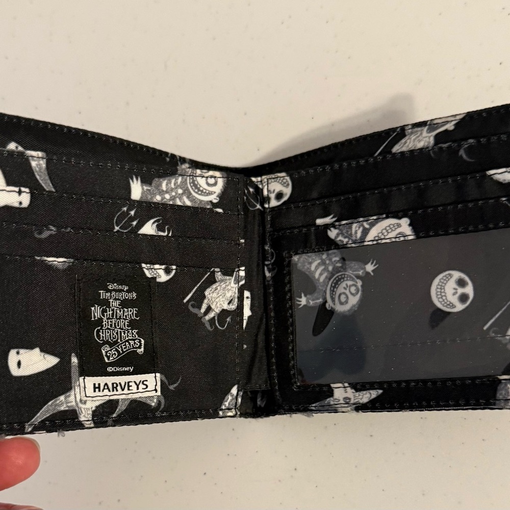 Harveys x Disney Pumpkin Billfold Wallet - Picture 3 of 3
